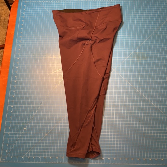 Women’s Victoria Sport Leggings, Size L, purple.  Capri Length. - Picture 6 of 7